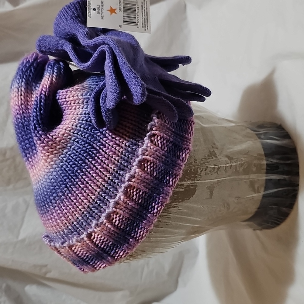 extremely ME! Girls Beanie Hat and Gloves Set OSFM New - Picture 4 of 13